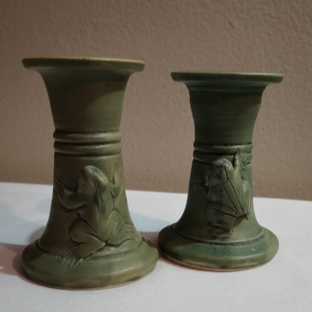 Adorable Vintage Set Of Two Green Studio Art Pottery Frog Candle Holders